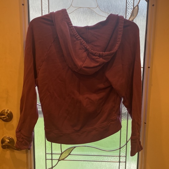 Small purple fabletics hooded swear shirt - Picture 2 of 2
